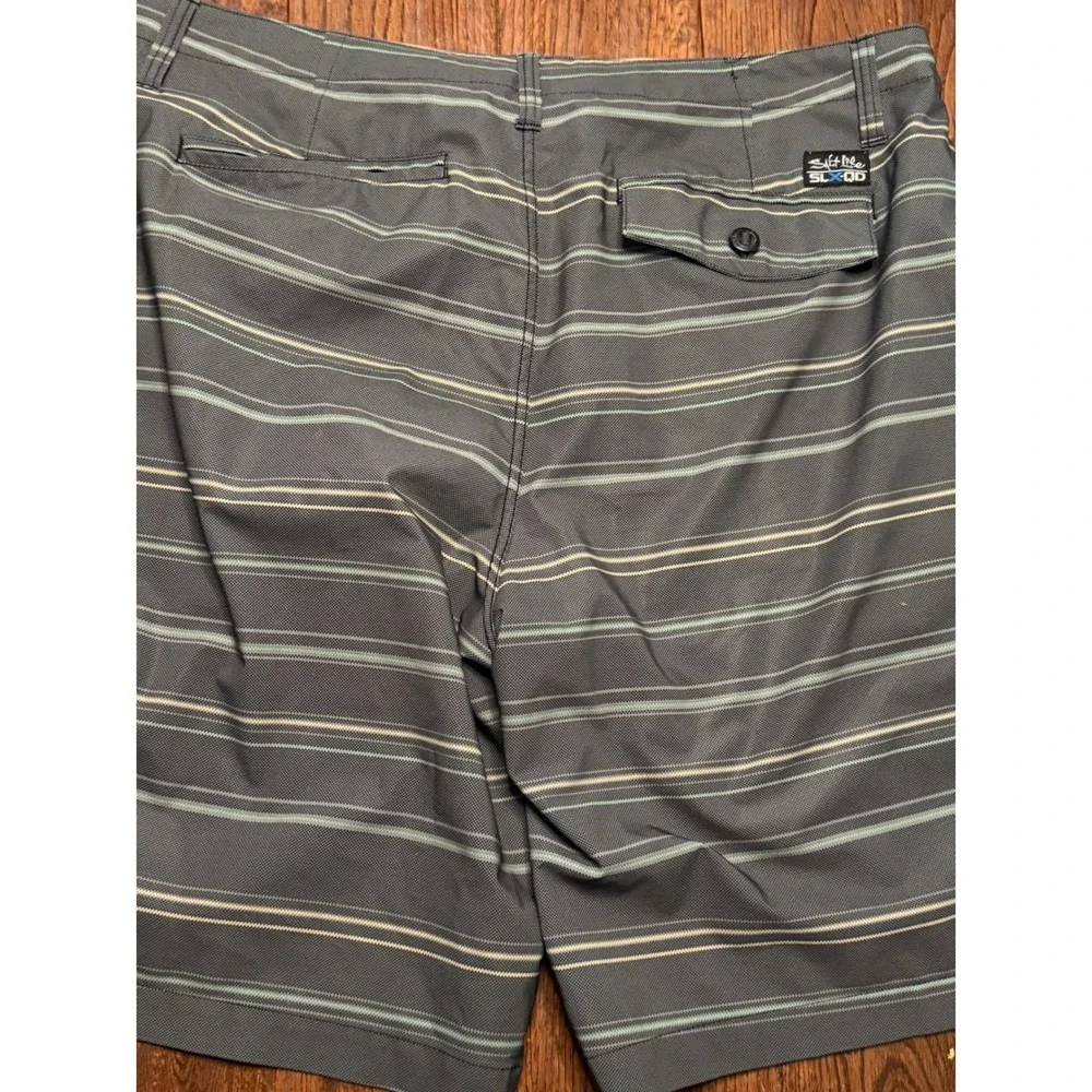 Salt Life SLX-QD‎ Vapor Stretch Hybrid Board Shorts Mens 38 Gray Striped 0272